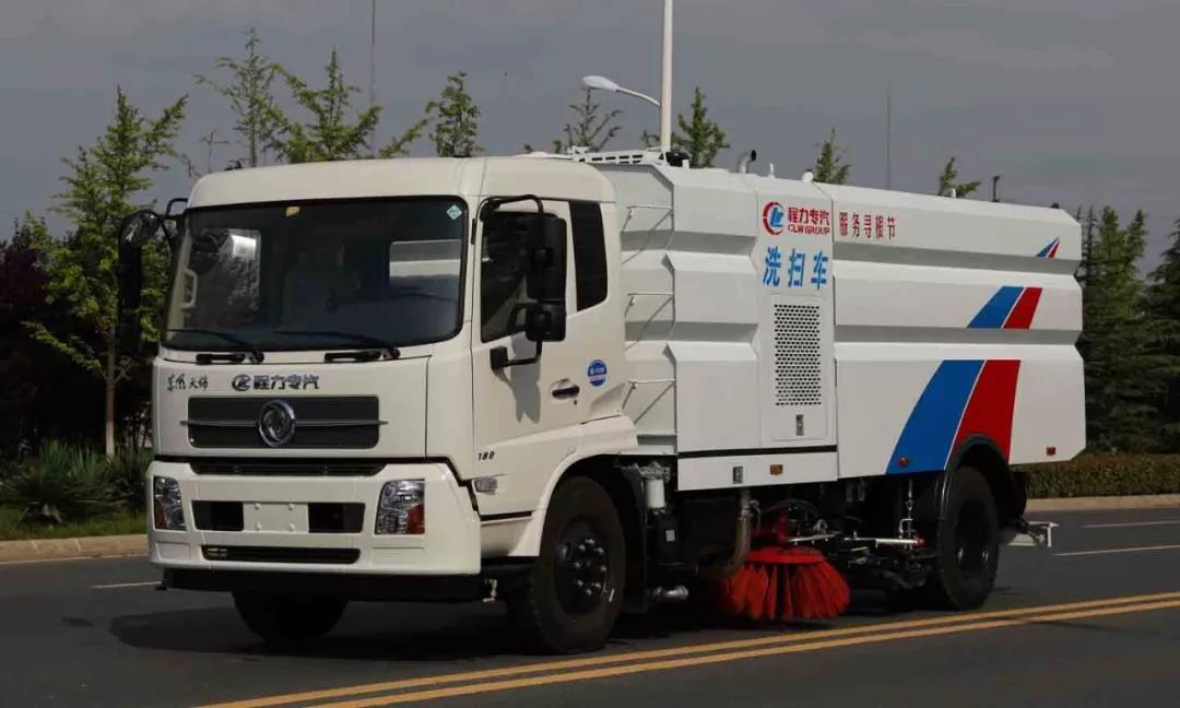 程力批量環(huán)衛(wèi)車(chē)助力“2018世界華人尋根節(jié)“環(huán)衛(wèi)清潔，為中國(guó)專(zhuān)汽之都增添榮耀受到社會(huì)各界廣泛贊譽(yù)